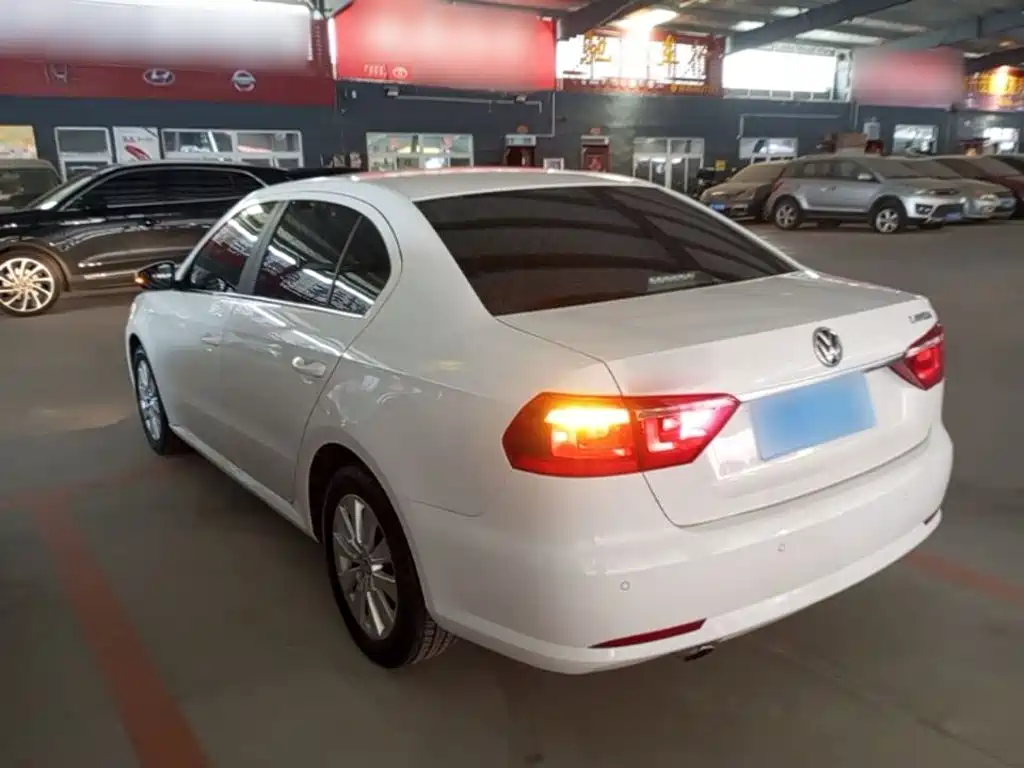 Volkswagen Lavida 2015