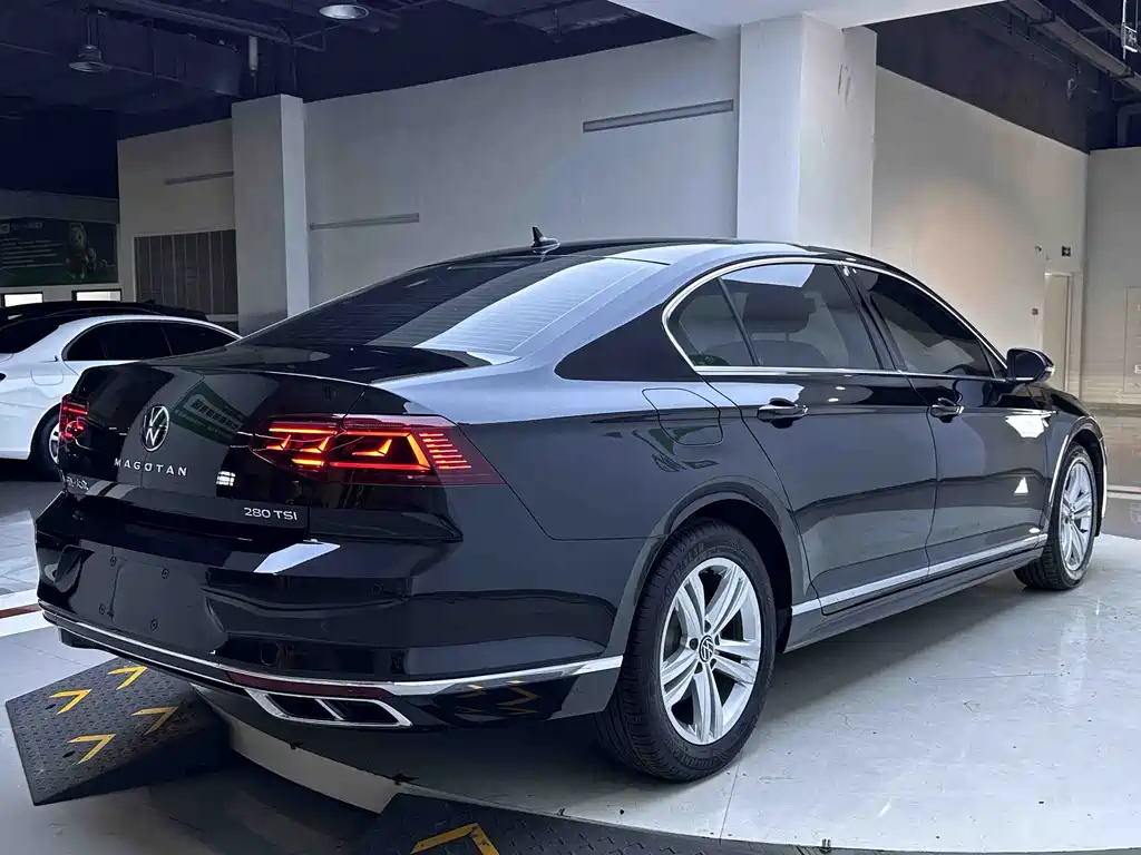 Volkswagen Magotan 2024