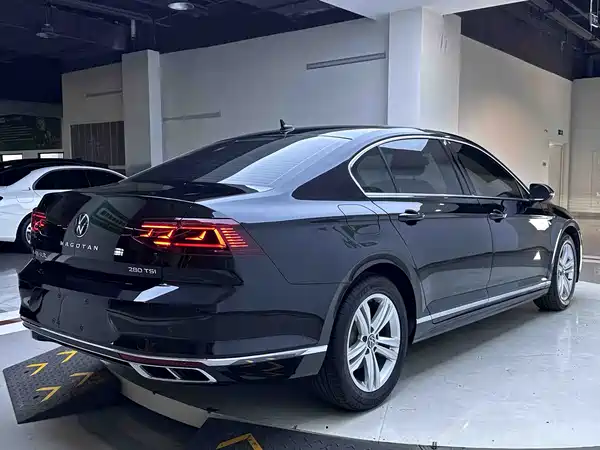 Volkswagen Magotan 2024