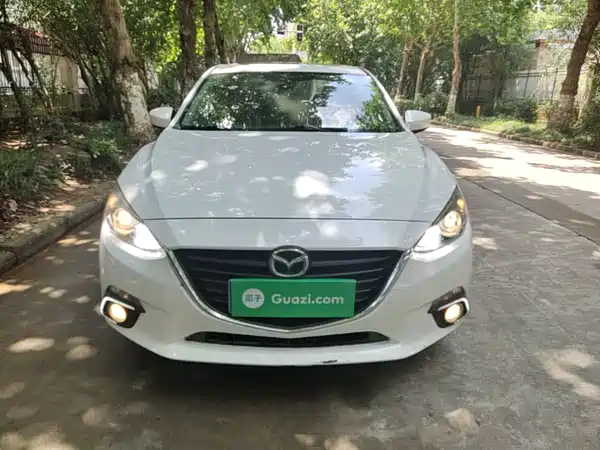 Mazda 3 Axela 2016