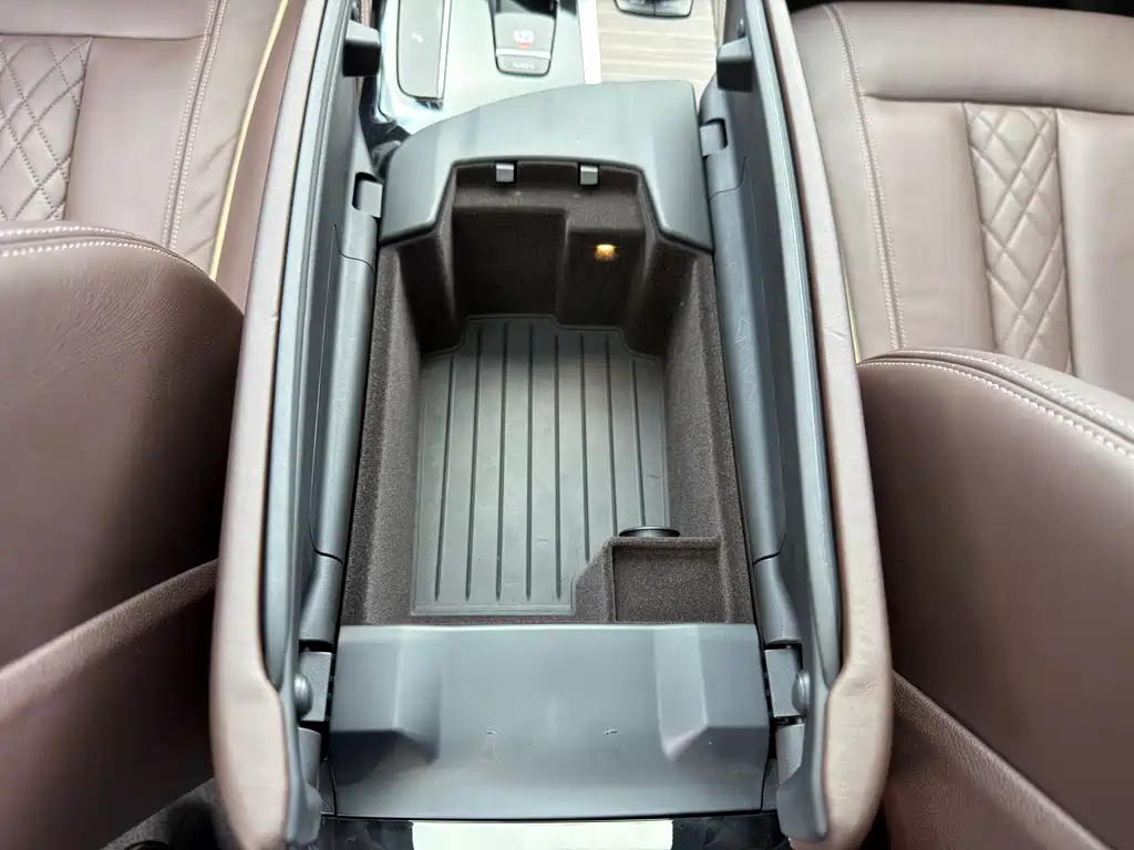 BMW 5 Series 2017 — фото 24
