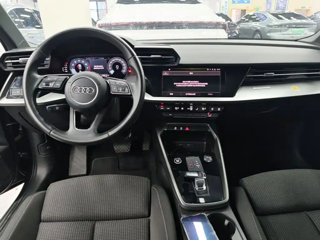Audi A3 2021 — фото 10