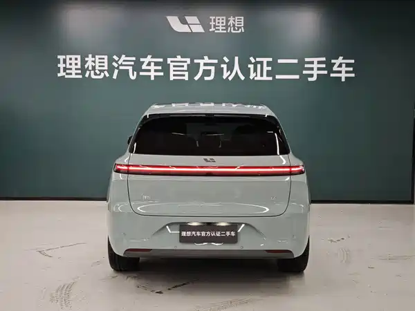 Li Auto L6 2025