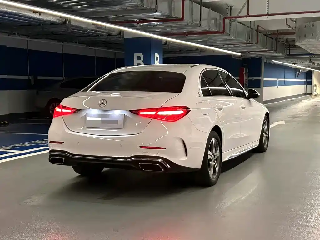 Mercedes-Benz C-Class 2023 — фото 15