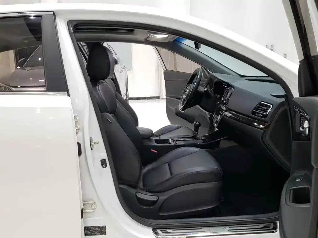 Kia K4 2015 — фото 10
