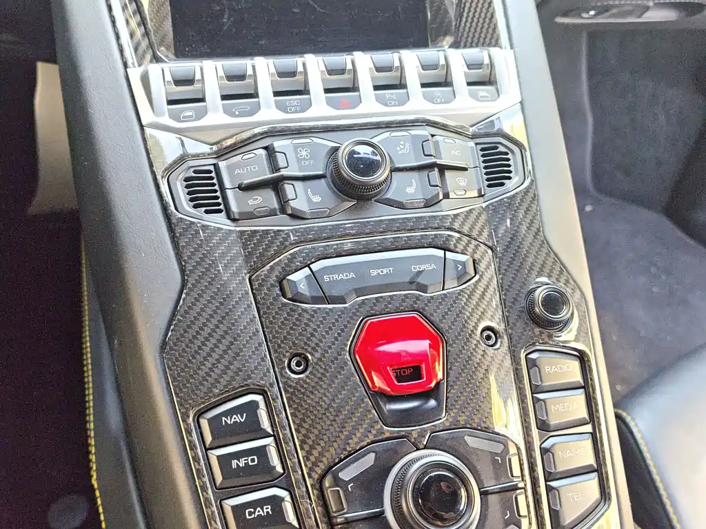 Lamborghini Aventador 2014 — фото 12