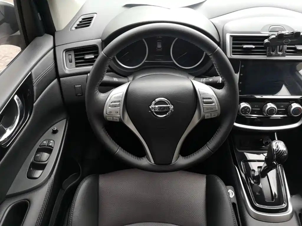 Nissan Tiida 2020 — фото 11