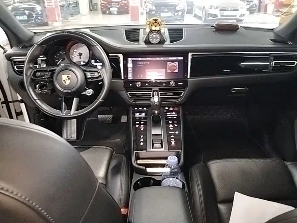 Porsche Macan 2022 — фото 10