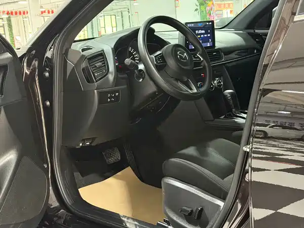 Mazda CX-4 2023