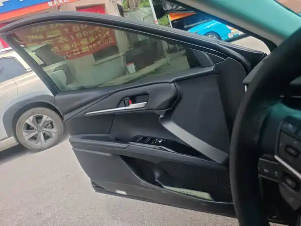 Toyota Camry 2025