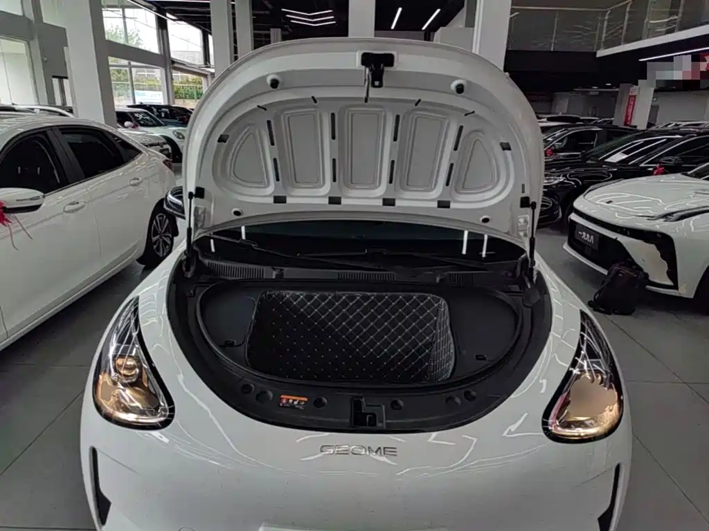 Geely Galaxy Starwish 2025 — фото 16