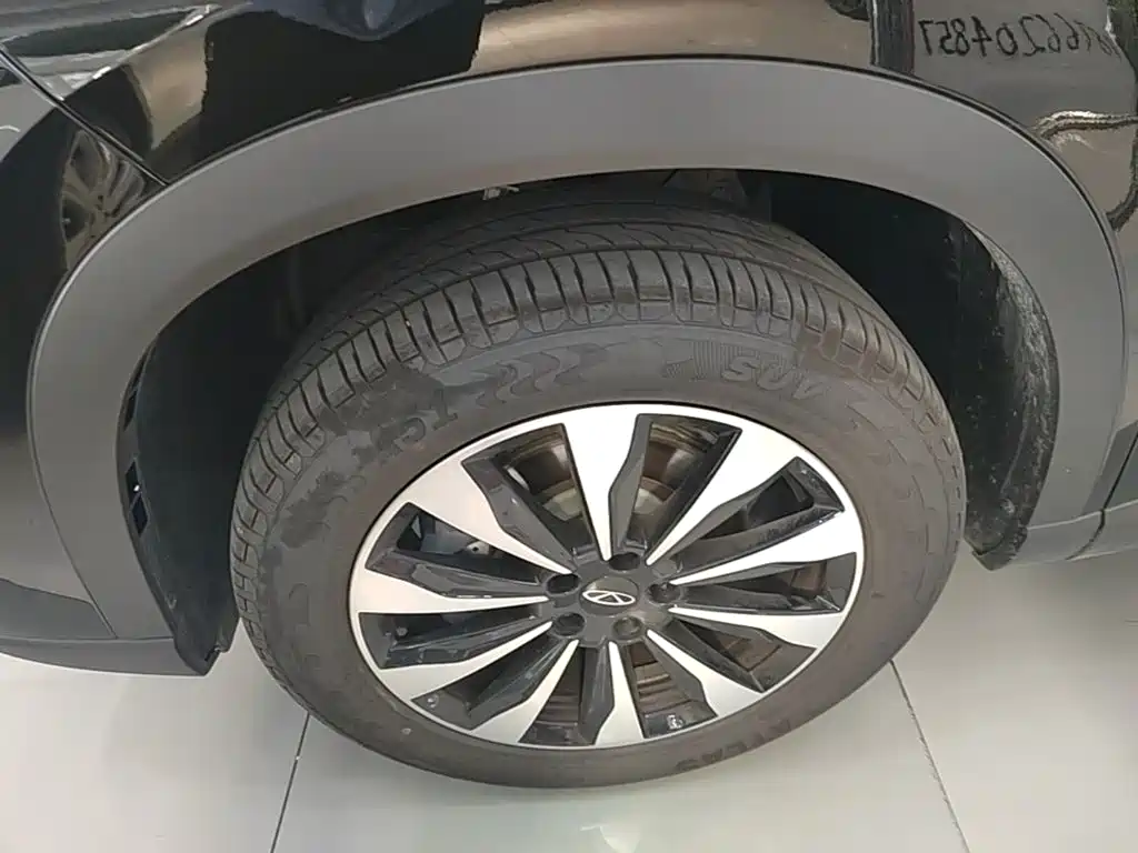 Chery Tiggo 8 PLUS 2025 — фото 23