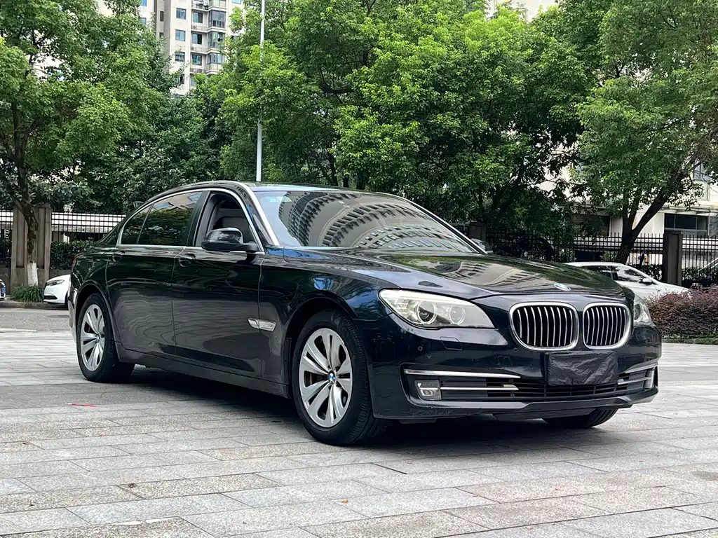 BMW 7 Series 2013 — фото 2