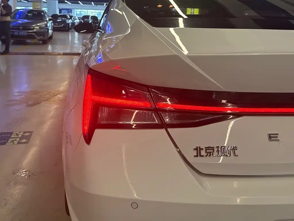 Hyundai Elantra 2021