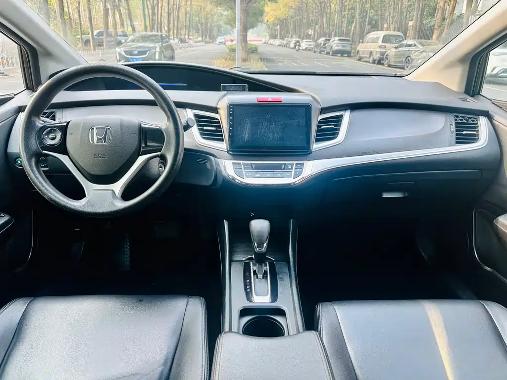 Honda Jade 2017 — фото 21