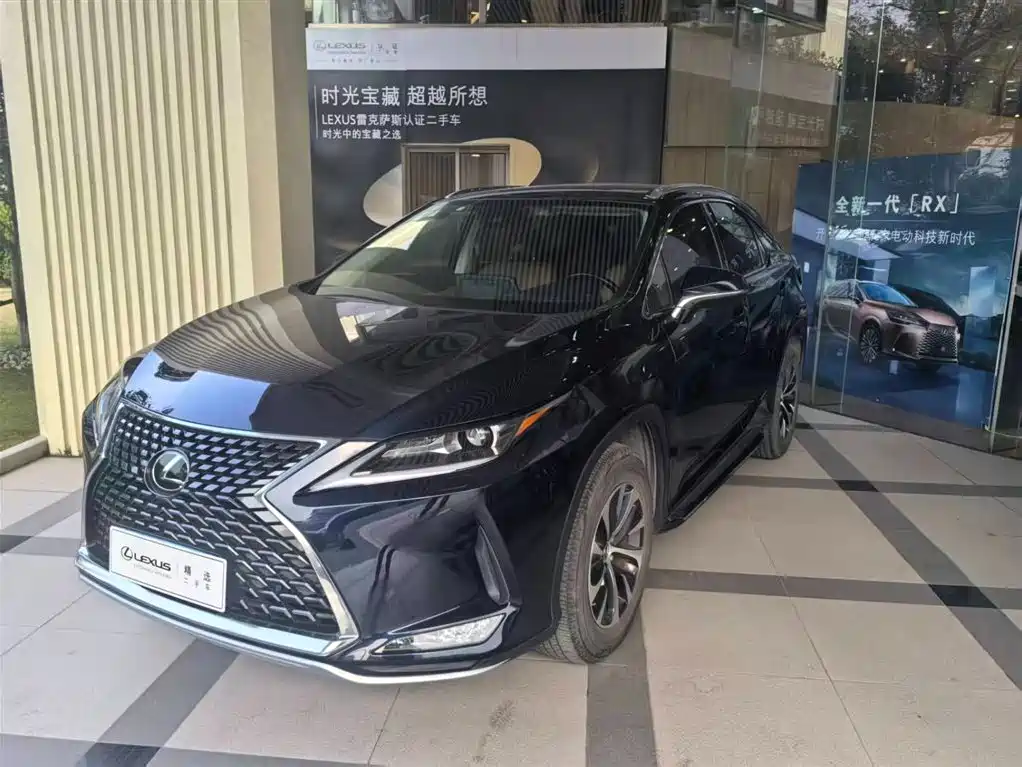 Lexus RX 2020 — фото 1
