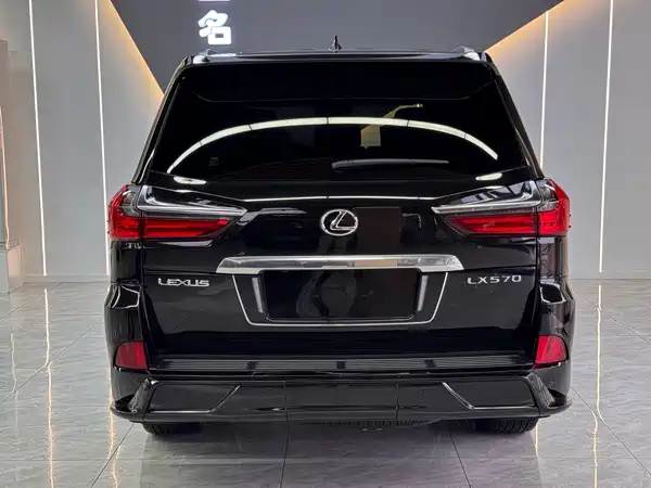 Lexus LX 2017