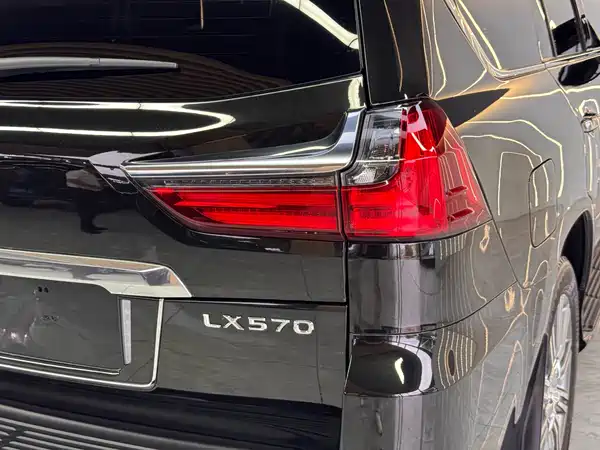 Lexus LX 2017