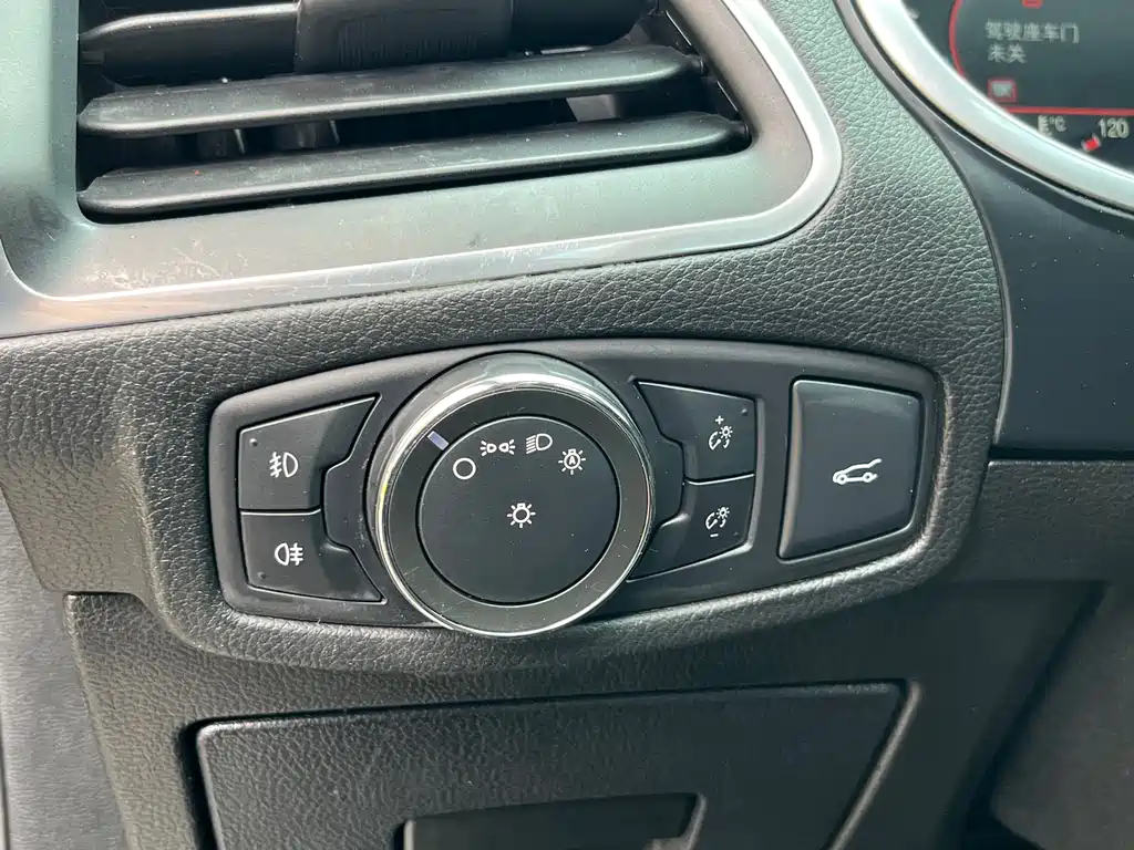 Ford Edge 2017 — фото 16