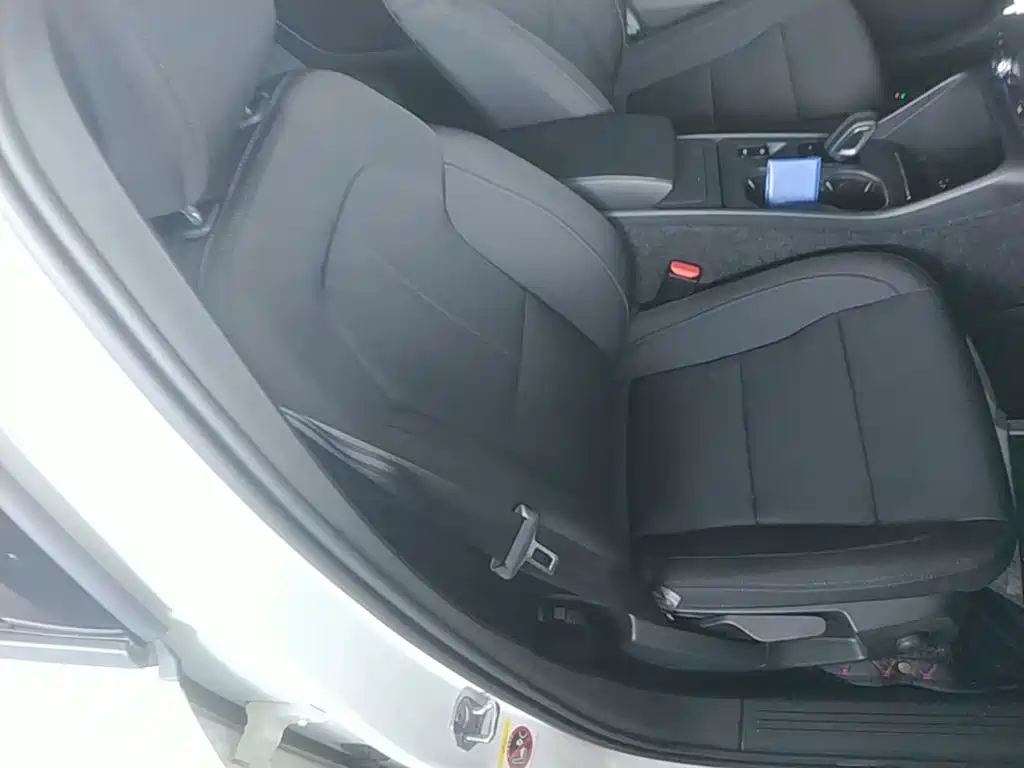 Volvo XC40 2021 — фото 25