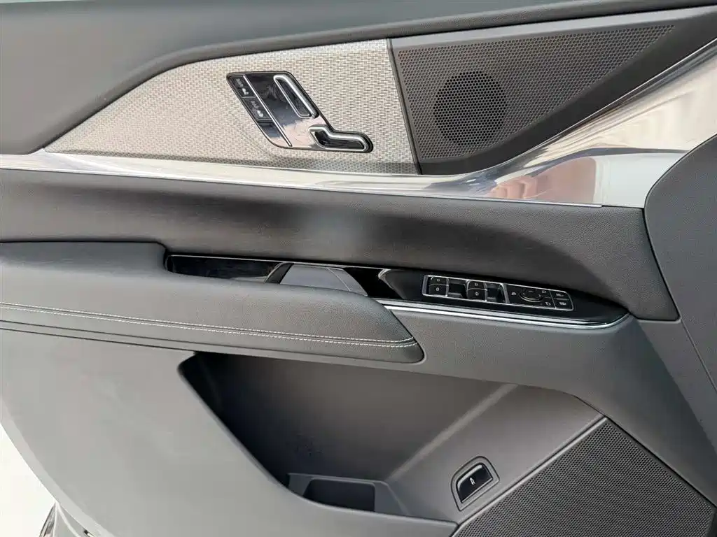Cadillac XT5 2024 — фото 21