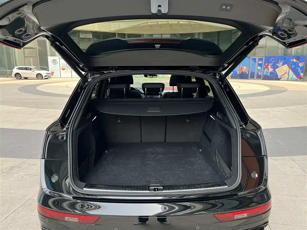 Audi Q5L 2023 — фото 27
