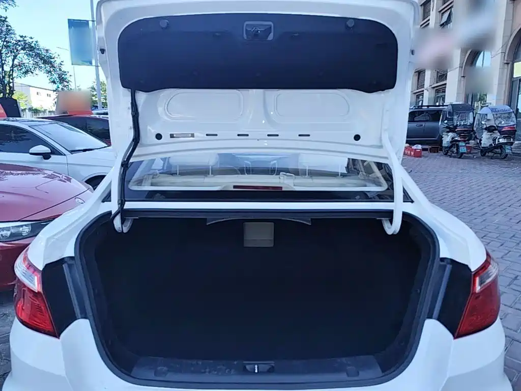 Changan Eado 2016 — фото 19