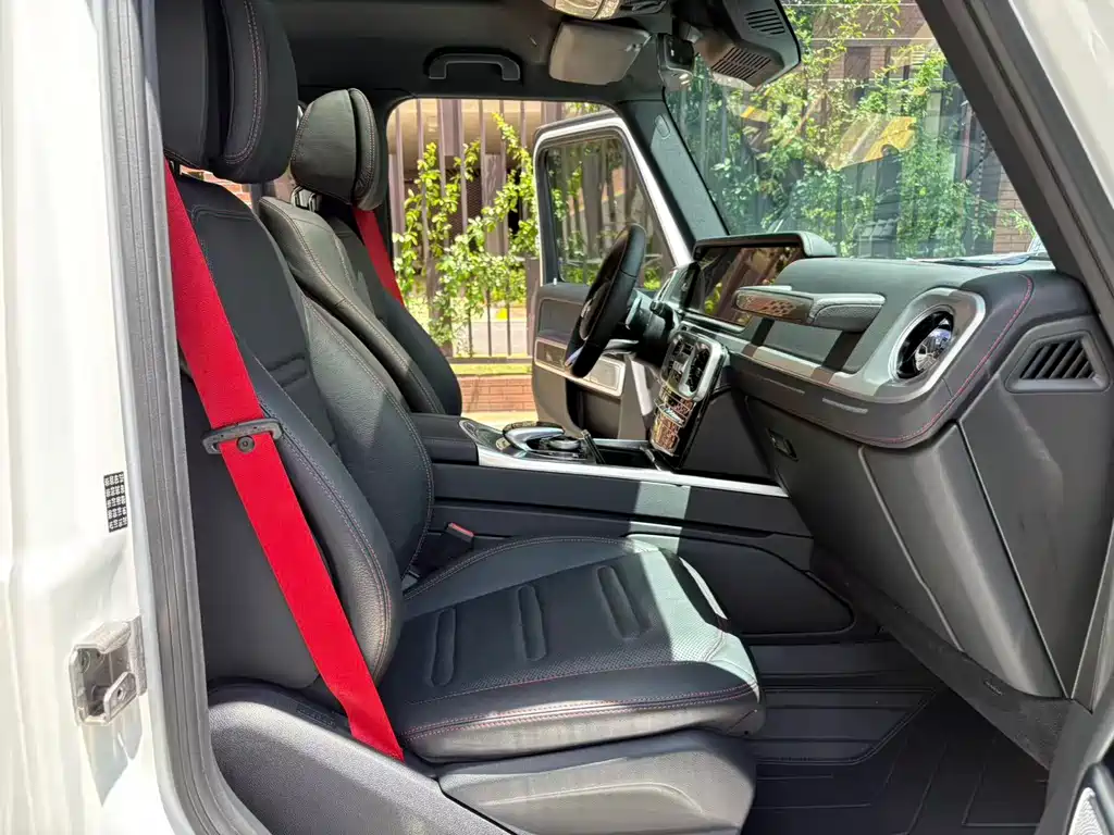 Mercedes-Benz G-Class 2023 — фото 13