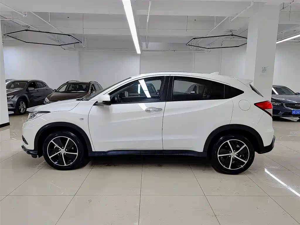 Honda Vezel 2021 — фото 3