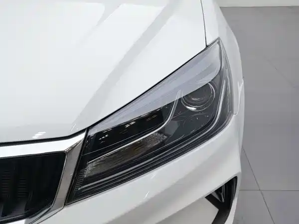 Geely Emgrand 2021