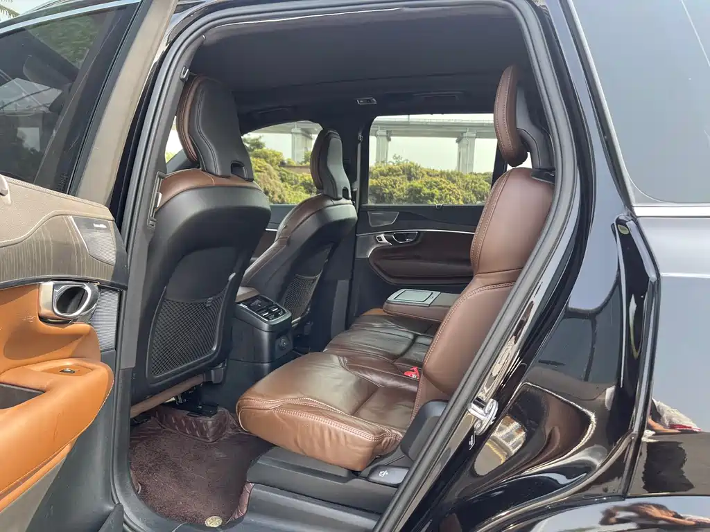 Volvo XC90 PHEV 2022 — фото 27