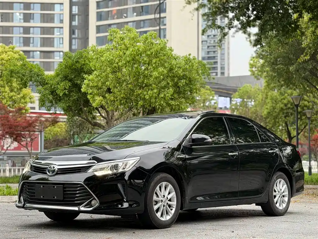 Toyota Camry 2017 — фото 3