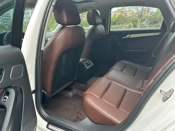 Audi A4L 2015