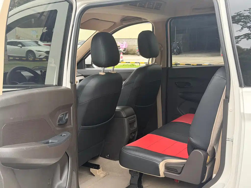 Wuling Hongguang 2024