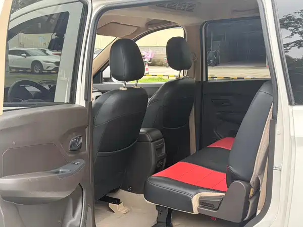 Wuling Hongguang 2024
