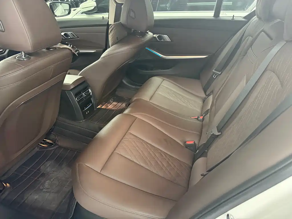 BMW i3 2024