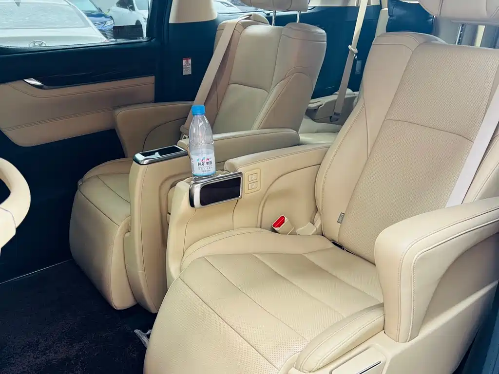 Toyota Alphard 2018 — фото 6