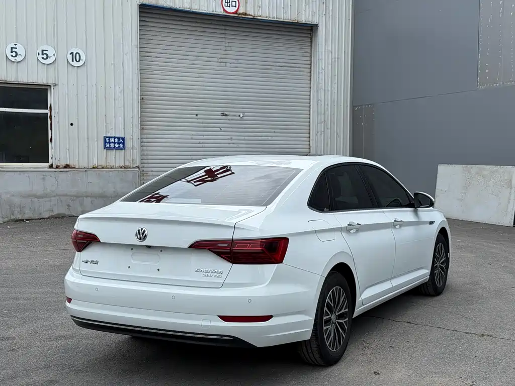 Volkswagen Sagitar 2020