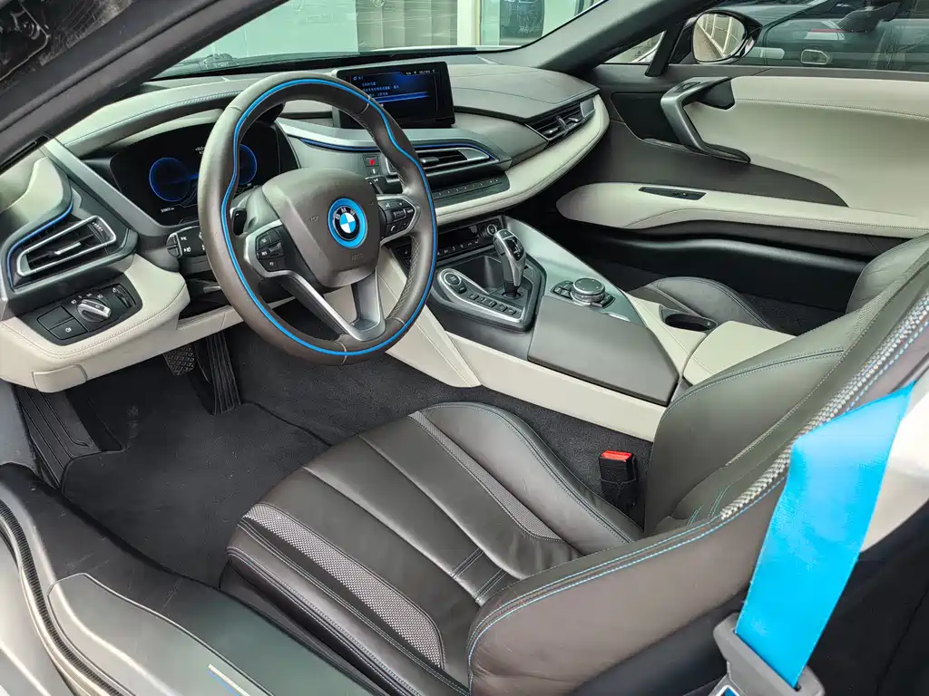 BMW i8 2016 — фото 9
