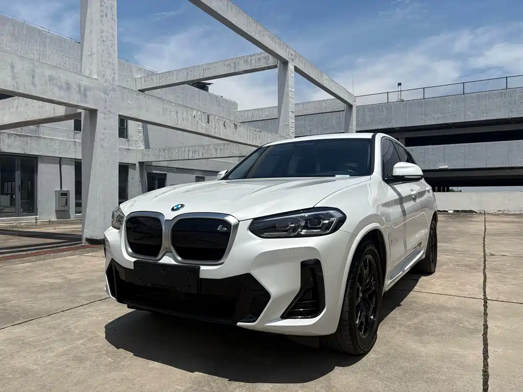 BMW iX3 2023 — фото 1