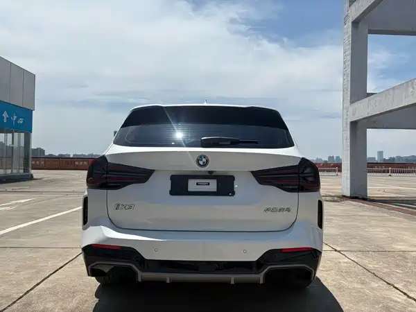 BMW iX3 2023
