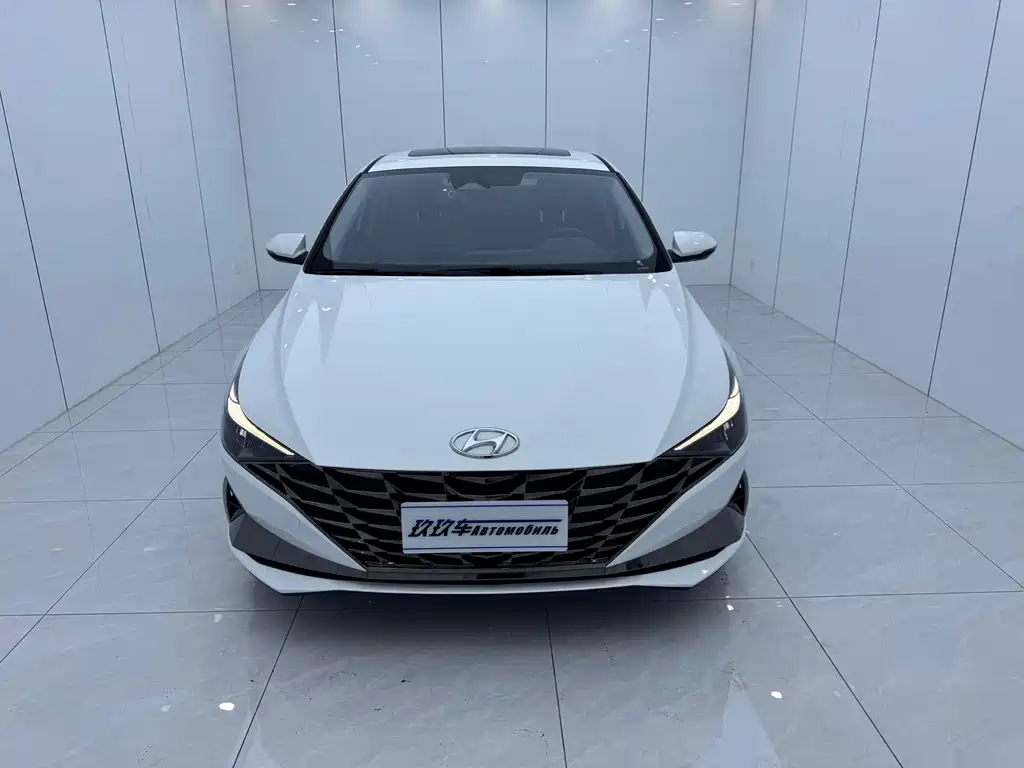 Hyundai Elantra 2024