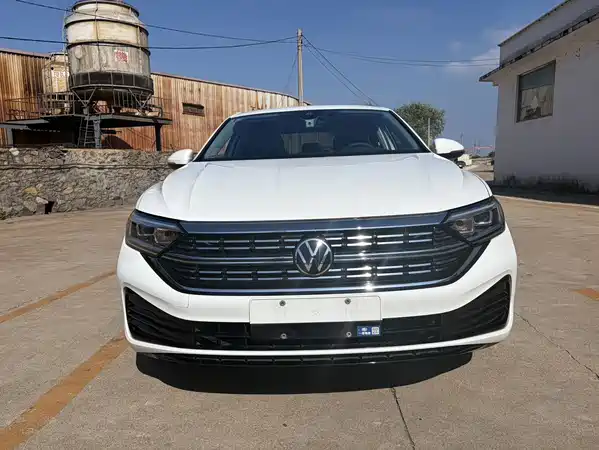 Volkswagen Sagitar 2022