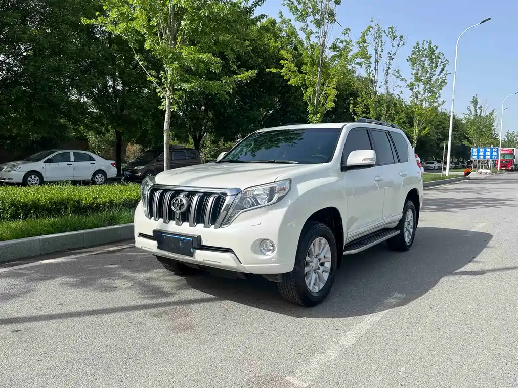 Toyota Prado 2017 — фото 1