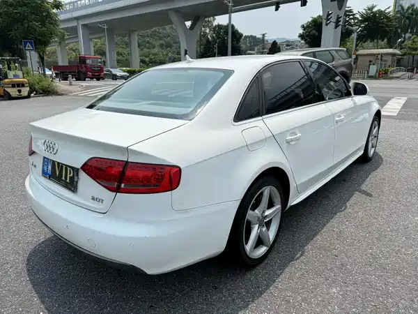 Audi A4L 2011