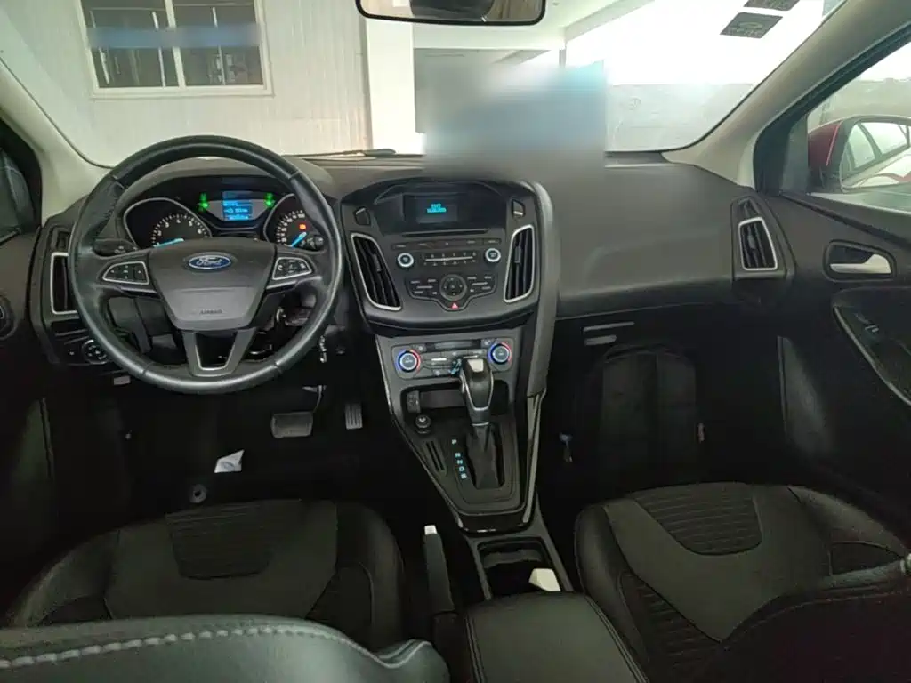 Ford Focus 2016 — фото 10