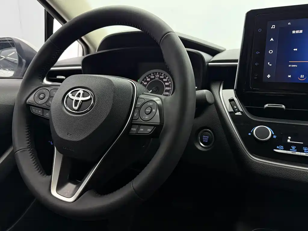 Toyota Corolla 2022 — фото 17