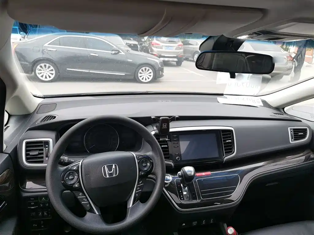 Honda Odyssey 2019 — фото 10