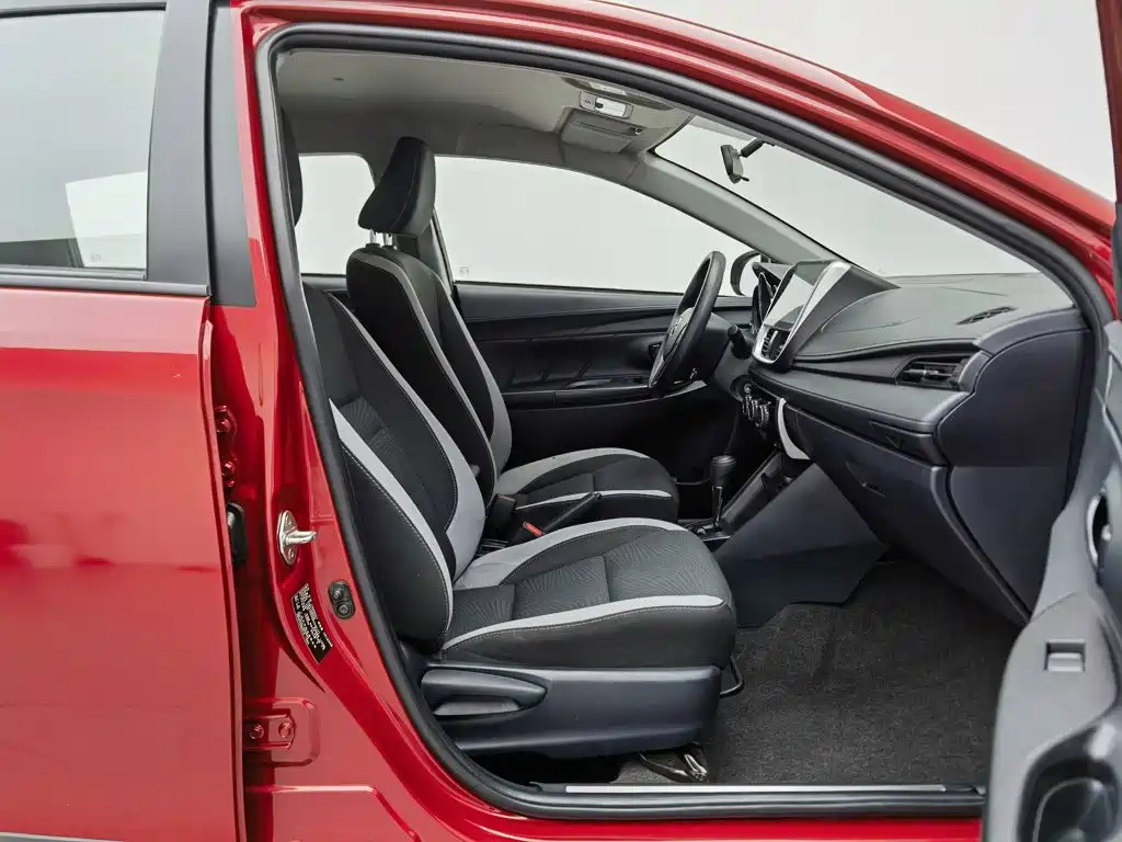 Toyota Yaris L 2022 — фото 23