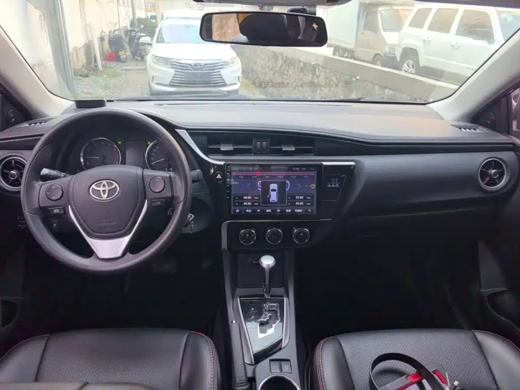 Toyota Corolla 2018 — фото 10